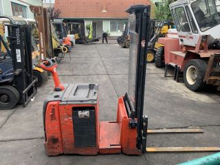 targonca STACKER WITH COUNTERWEIGHT LINDE