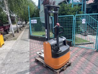 targonca TARGONCA GYALOGKÍSÉRETŨ STILL
