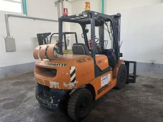 targonca -FORKLIFT TRUCK 4-WHEEL KOMATSU