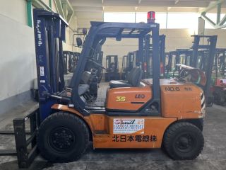 targonca -FORKLIFT TRUCK 4-WHEEL KOMATSU