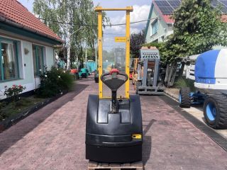 targonca TARGONCA GYALOGKÍSÉRETŨ PRAMAC LIFTER