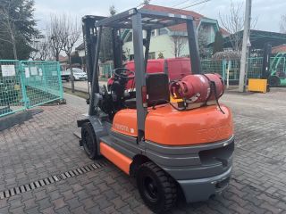 targonca -TARGONCA 4TÁMASZÚ HOMLOKVILLÁS  TOYOTA