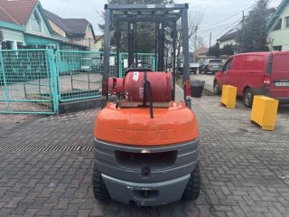 targonca -TARGONCA 4TÁMASZÚ HOMLOKVILLÁS  TOYOTA