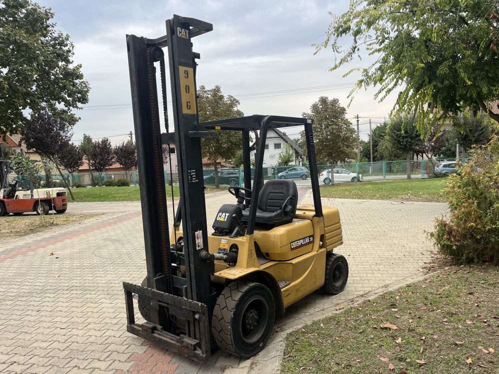 Saxon Rucks Targonca 2000 CATERPILLAR GP30T -TARGONCA 4TÁMASZÚ HOMLOKVILLÁS BENZIN ...