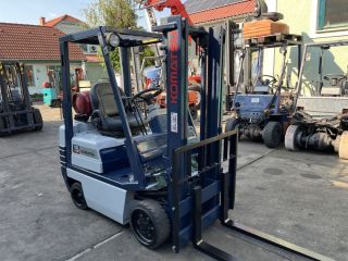 targonca -TARGONCA 4TÁMASZÚ HOMLOKVILLÁS  KOMATSU