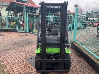 targonca -TARGONCA 4TÁMASZÚ HOMLOKVILLÁS  TOYOTA