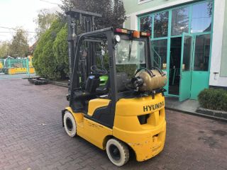 targonca -TARGONCA 4TÁMASZÚ HOMLOKVILLÁS  HYUNDAI HALLA