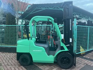 targonca -TARGONCA 4TÁMASZÚ HOMLOKVILLÁS  MITSUBISHI