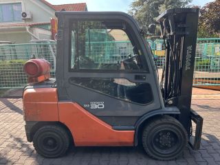 targonca -TARGONCA 4TÁMASZÚ HOMLOKVILLÁS  TOYOTA