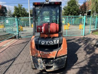 targonca -TARGONCA 4TÁMASZÚ HOMLOKVILLÁS  TOYOTA